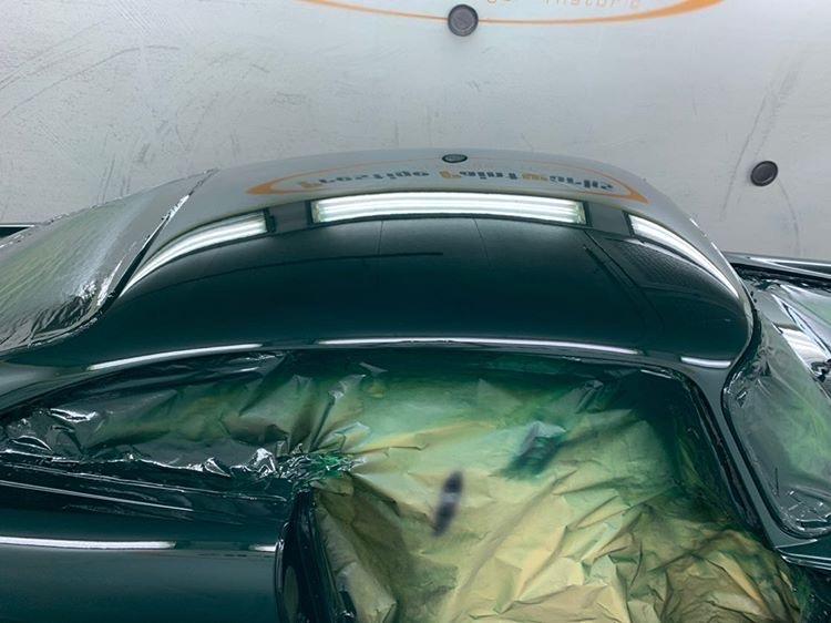 Aston Martin DB4 paintwork - gun finish roof